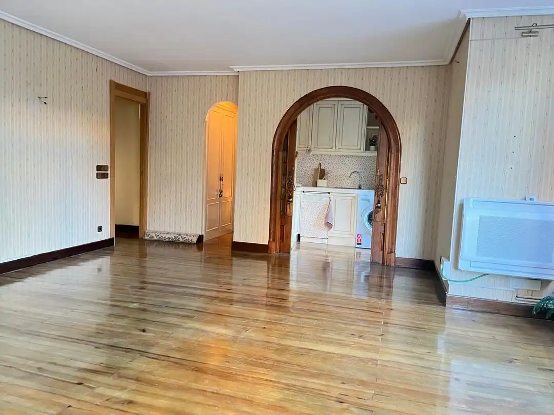 Sala d'estar de Pis en venda en  Pamplona / Iruña amb Aire condicionat, Calefacció i Balcó