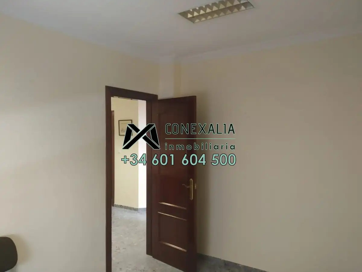 Local comercial en venda a Olvera, imagen 11