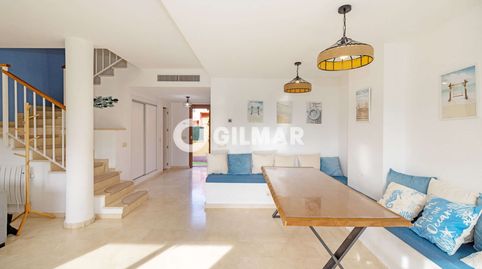 Chalet Adosado en Cancelada de 200 m2 repartido en planta en Urbanización Mirador de Costalita. Cuenta con 3 dormitorios, 3 baños,, imatge 5