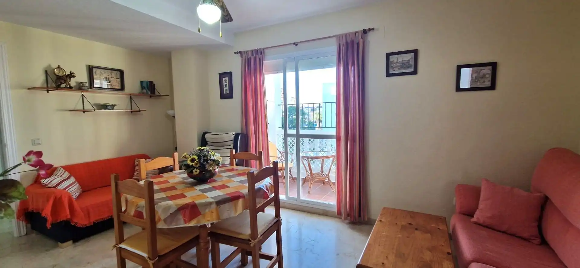 Menjador de Apartament de lloguer en El Portil amb Piscina comunitària