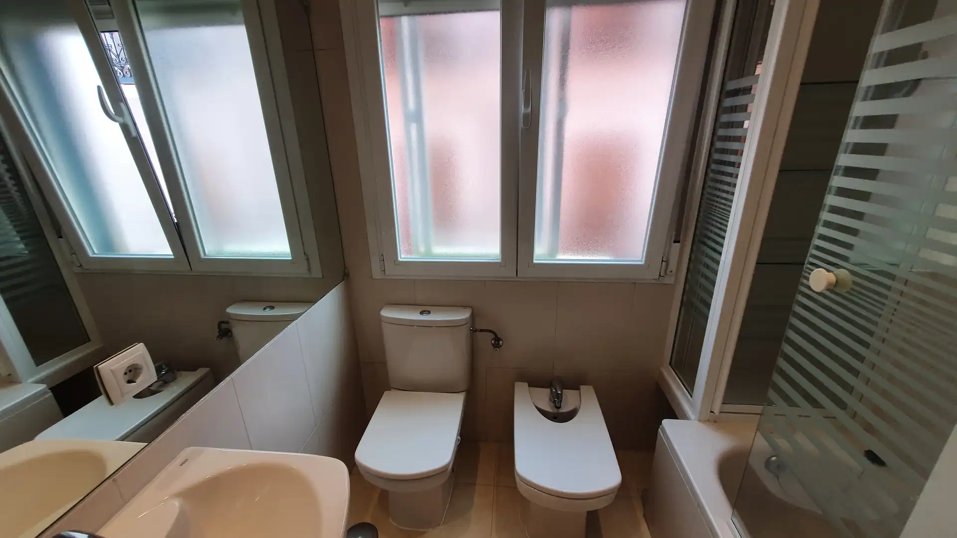 Flat for rent in Calle de San Bernardo, Universidad - Malasaña