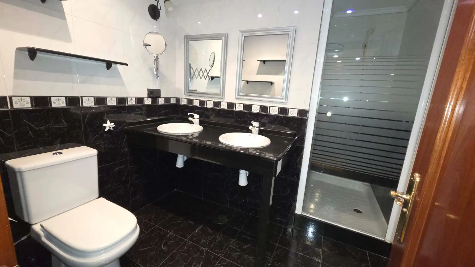 Badezimmer von Wohnung zum Verkauf in San Martín del Rey Aurelio mit Heizung, Parkett und Terrasse