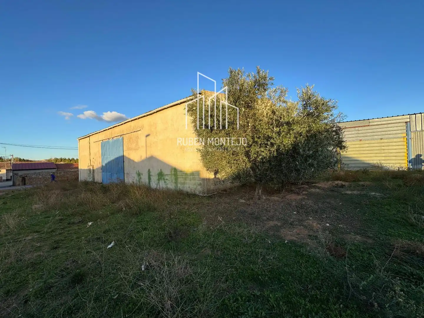 Land for sale in Espino de la Orbada