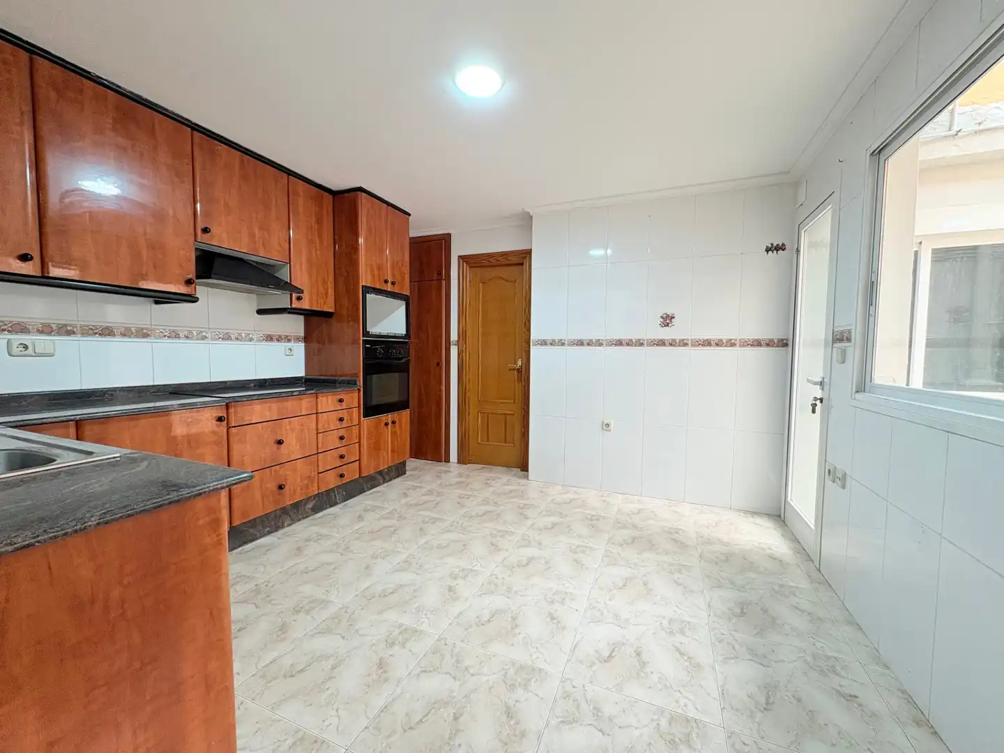 Cocina de Planta baja en venta en Vilamarxant con Terraza, Trastero y Balcón