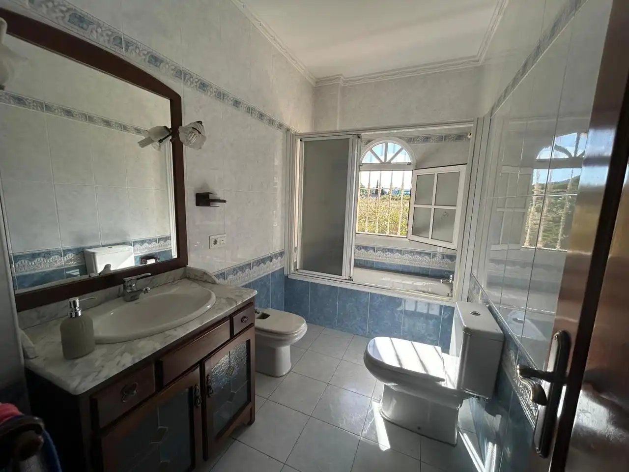 Bathroom of Houses for sale in Málaga  with Air Conditioner, Heating and Private garden