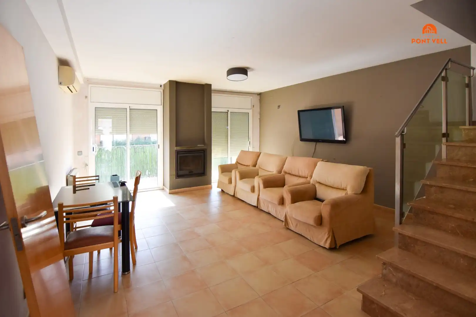 Casa pareada con terraza en venta en La Bisbal d'Empordà