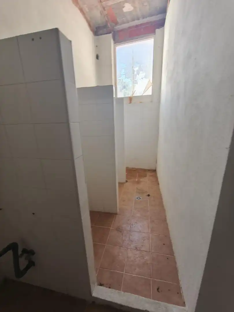 Baño de Local en venta en Villar del Arzobispo