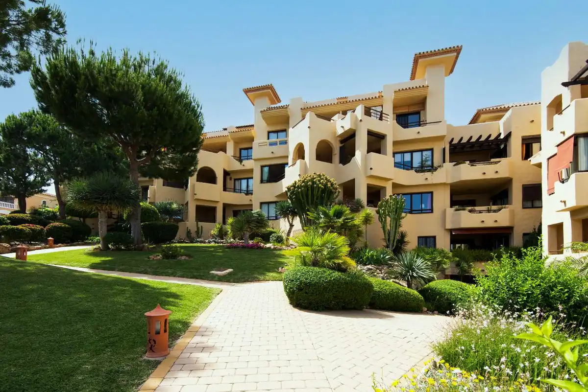 Exterior view of Apartments for sale in Benalmádena  with Air Conditioner and Furnished