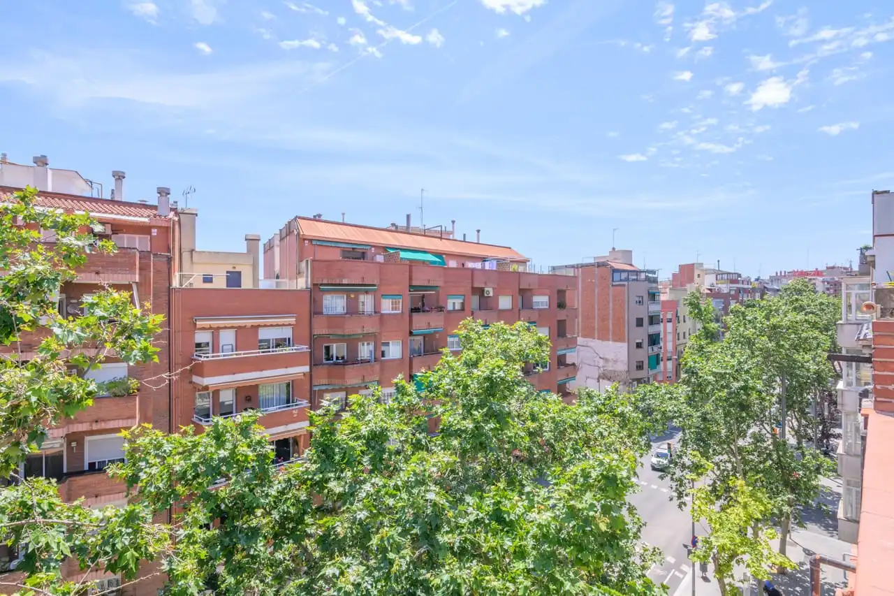 Vista exterior de Ático en venta en Barcelona con Parquet, Terraza y Trastero