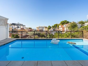 Xalet amb piscina en venda a Ponent