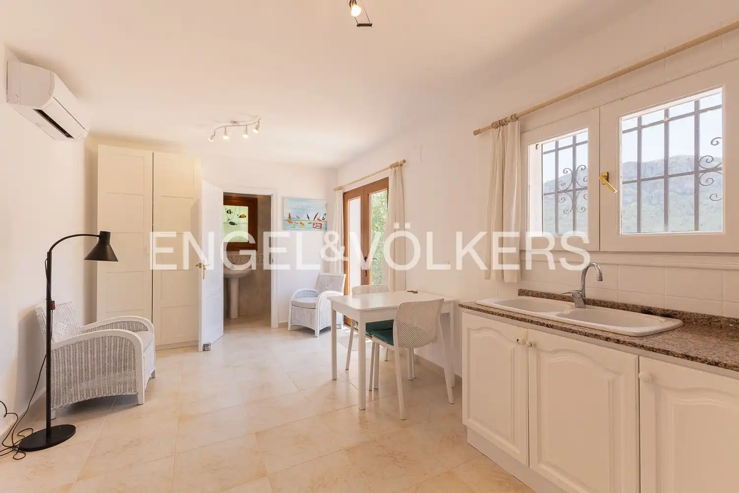 Vista exterior de Casa o chalet en venta en Dénia con Calefacción, Jardín privado y Piscina