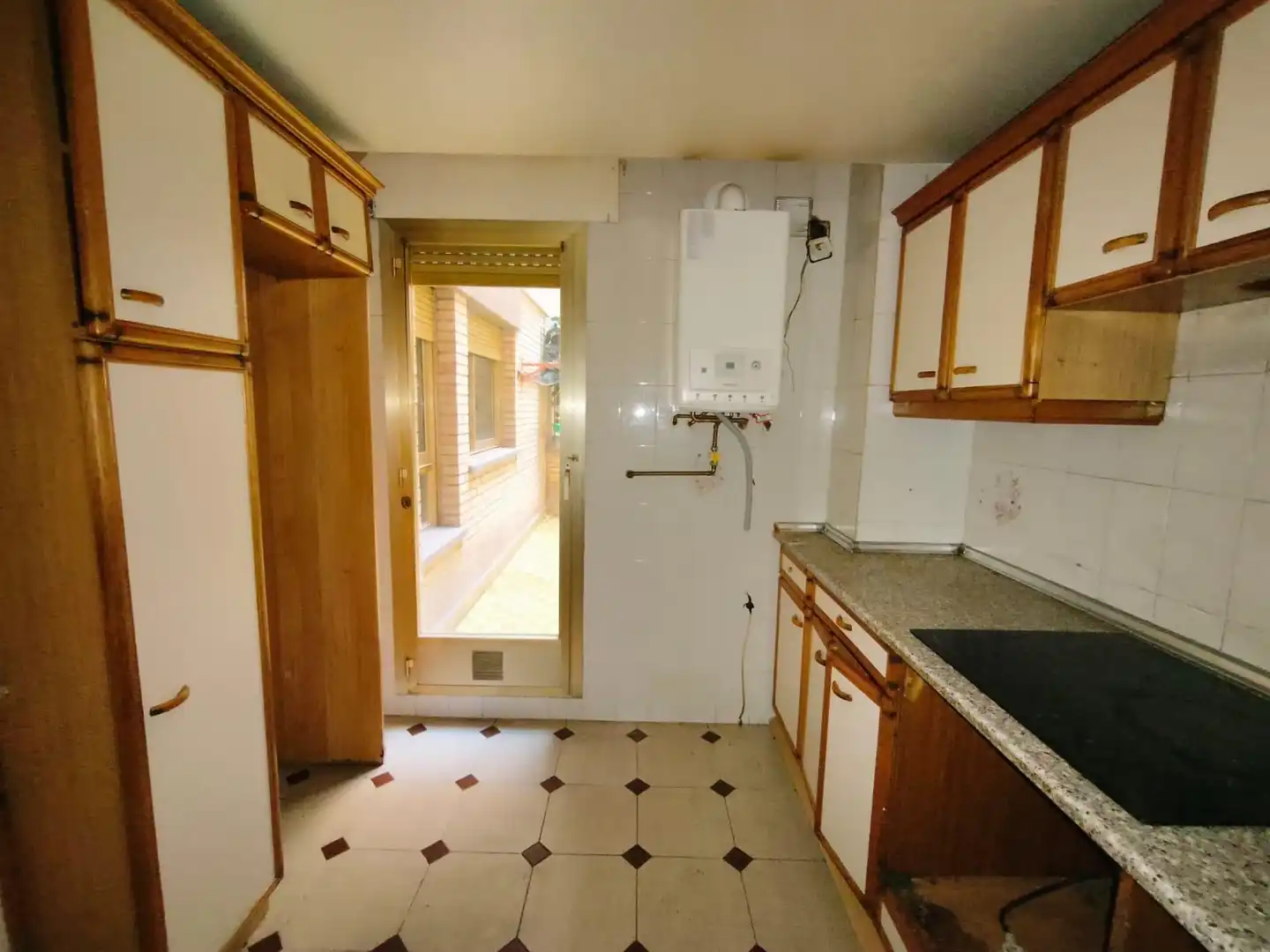 Kitchen of Flat for sale in Zaragoza  with Heating, Terrace and Balcony