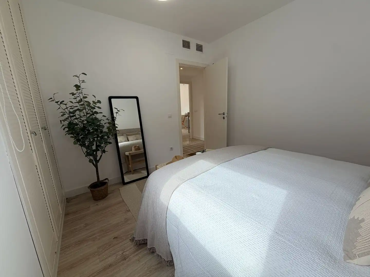 Flat with terrace for sale in Joan Maragall 16, imagen 5