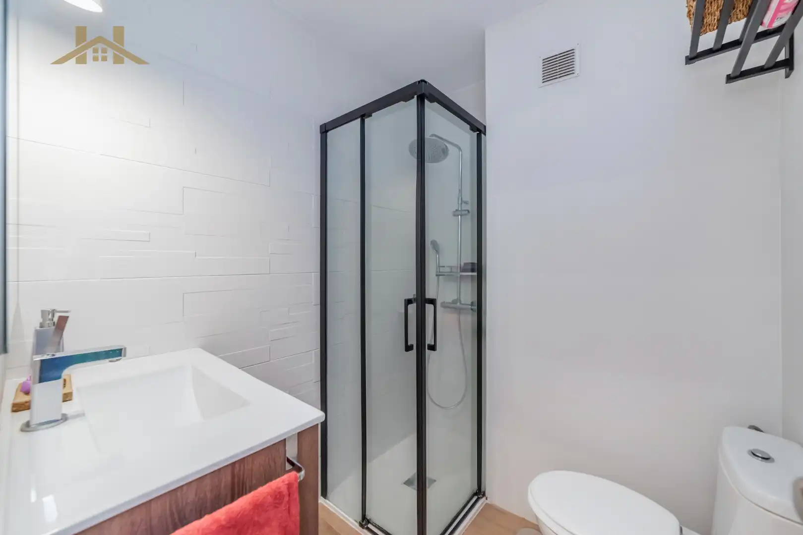 Baño de Piso en venta en Getafe con Aire acondicionado, Calefacción y Terraza