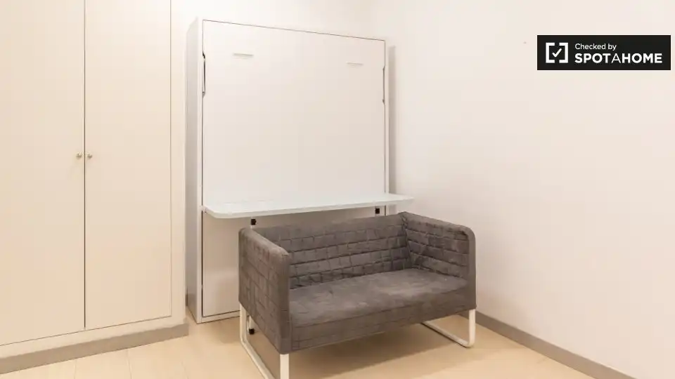 Room in Embajadores - Lavapiés