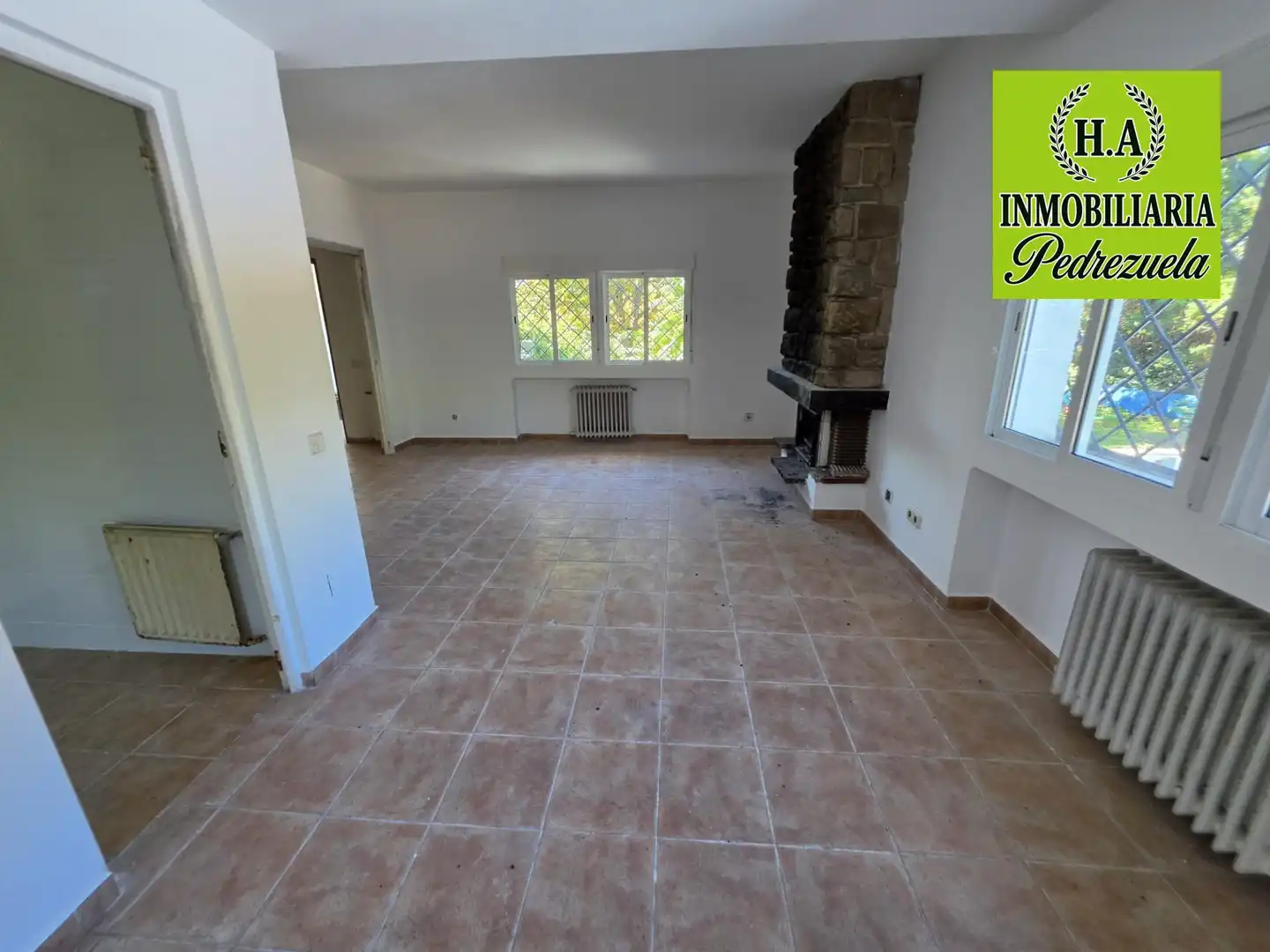 Chalet con piscina en venta en El Molar (Madrid)