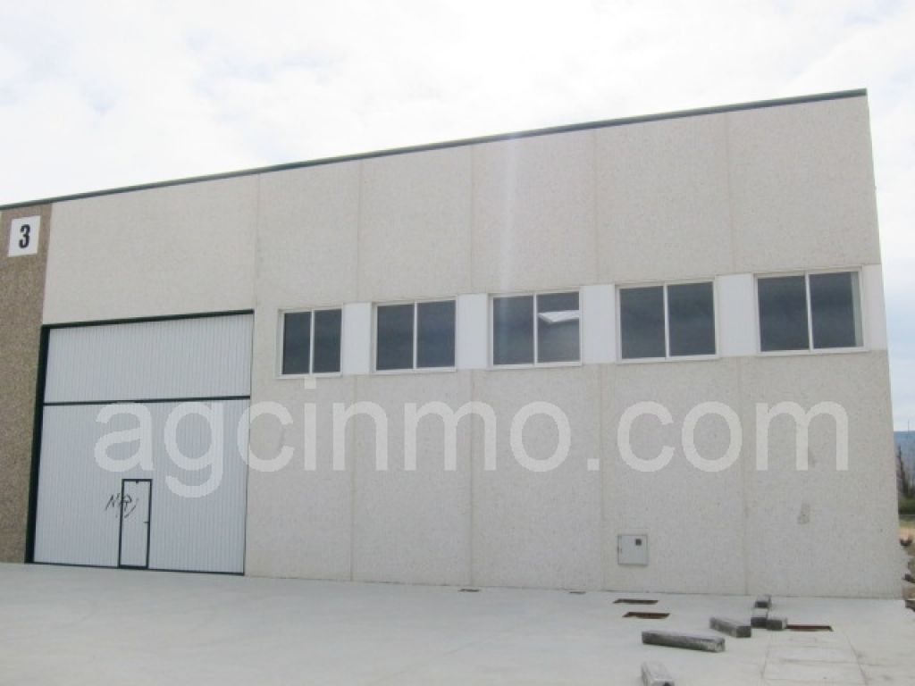 Vista exterior de Nau industrial de lloguer en Corcos