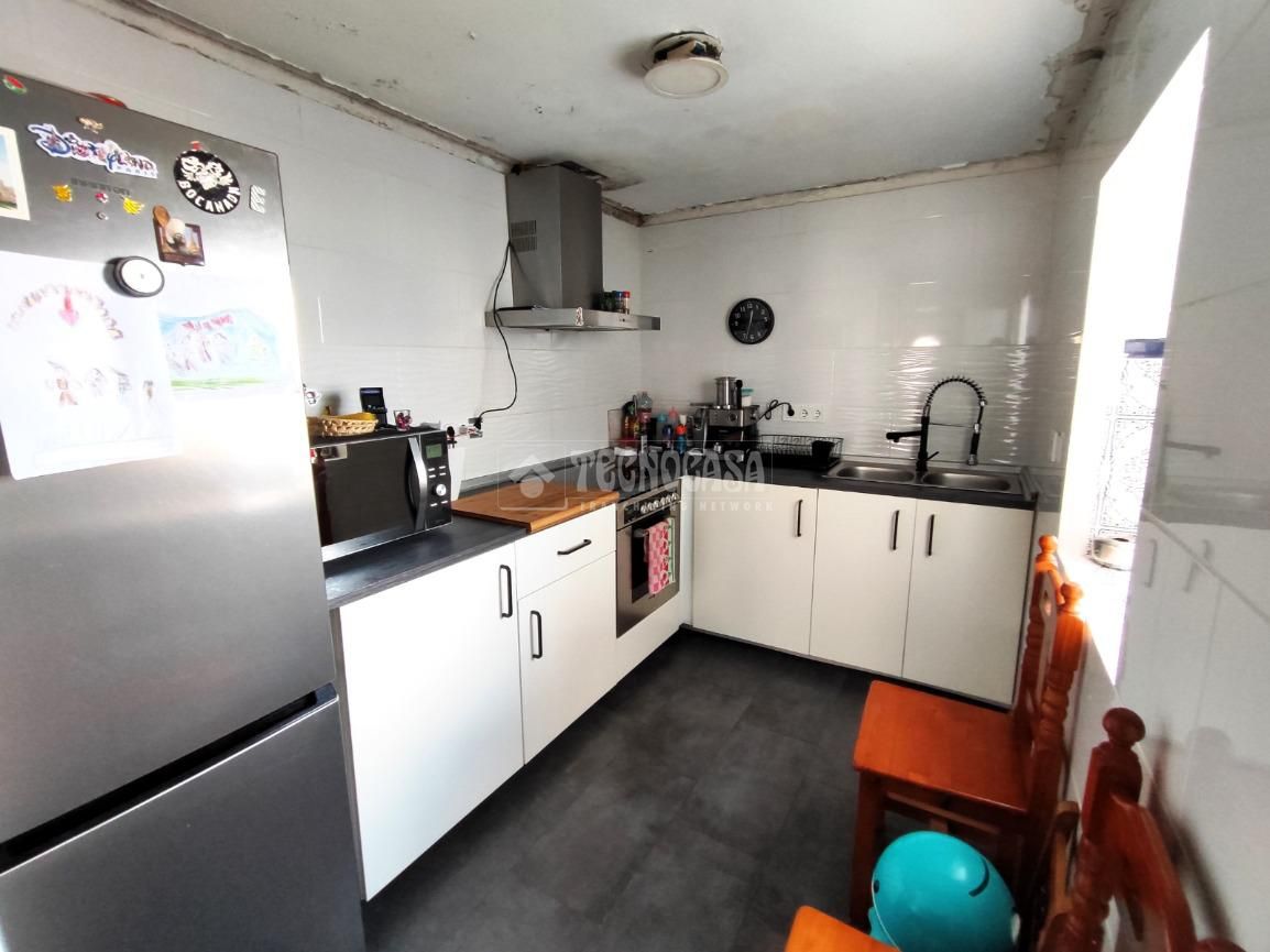 Kitchen of Single-family semi-detached for sale in San Fernando