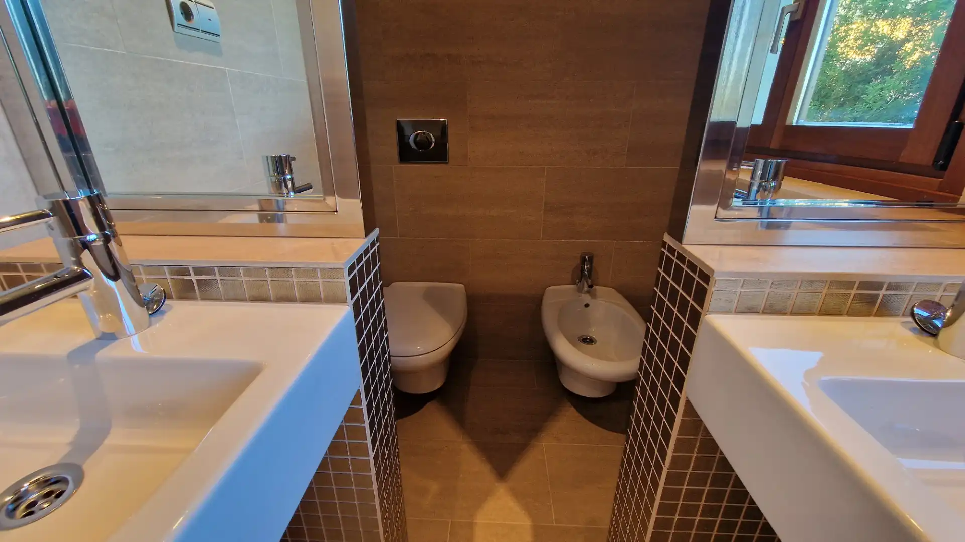 Bany de Casa o xalet en venda en Gijón  amb Calefacció, Jardí privat i Parquet