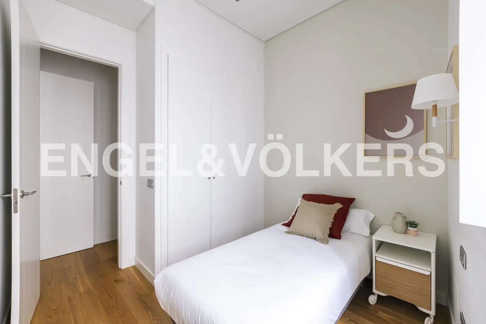 Schlafzimmer von Wohnungen zur Miete in Madrid mit Klimaanlage, Heizung und Möbliert