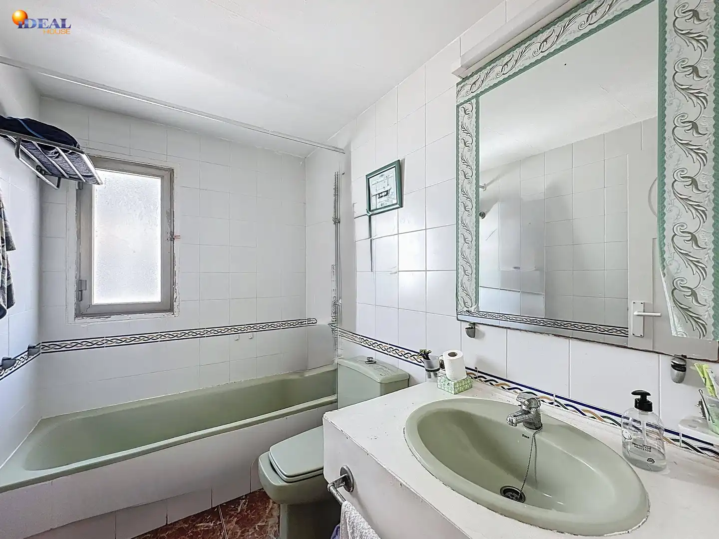 Bathroom of Apartments for sale in Roquetas de Mar  with Private garden and Community pool