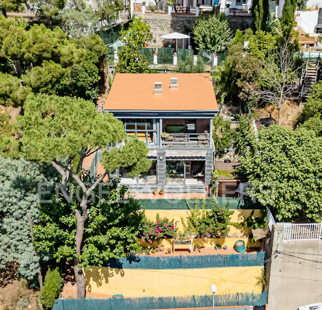 Exterior view of House or chalet for sale in  Barcelona Capital  with Air Conditioner, Heating and Private garden