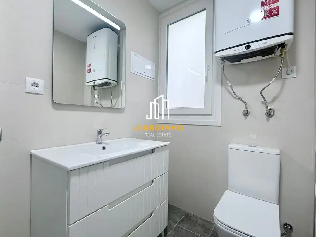 Baño de Piso en venta en  Logroño con Aire acondicionado, Calefacción y Parquet