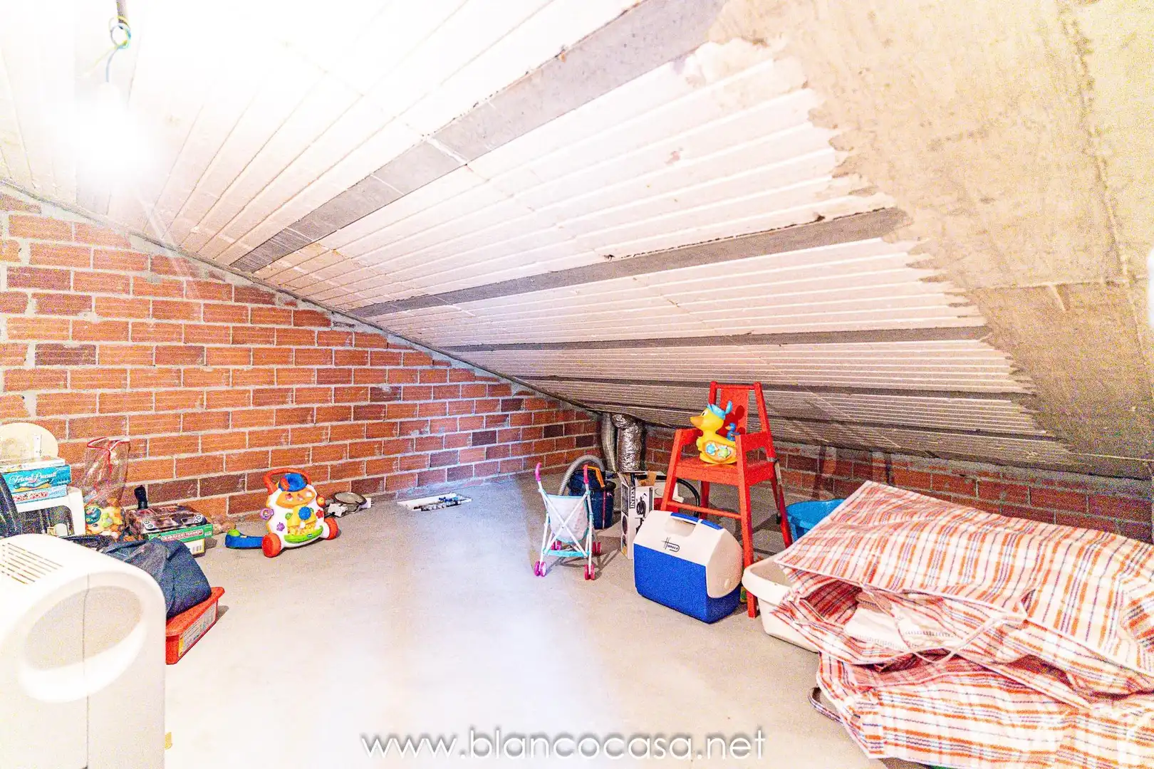 Casa o chalet en venta en Carballo con Calefacción, Trastero y Amueblado