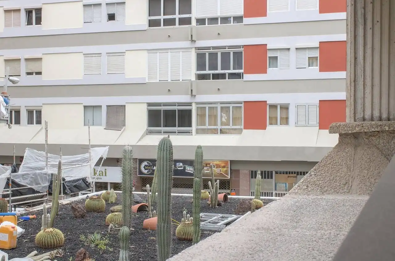 Außenansicht von Wohnung zur Miete in Las Palmas de Gran Canaria mit Terrasse und Abstellraum