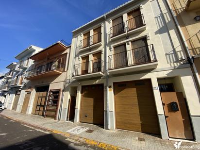 Vista exterior de Casa adosada en venda en El Puig de Santa Maria amb Calefacció, Terrassa i Traster