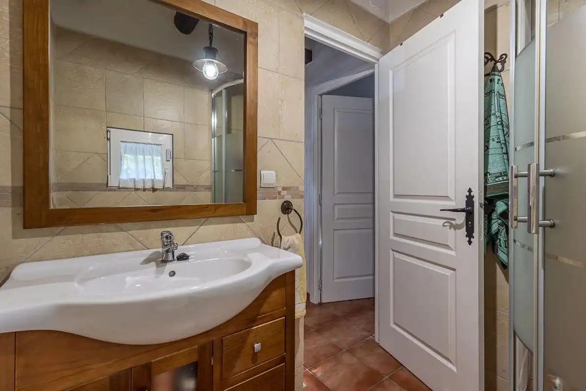 Baño de Finca rústica en venta en Güéjar Sierra