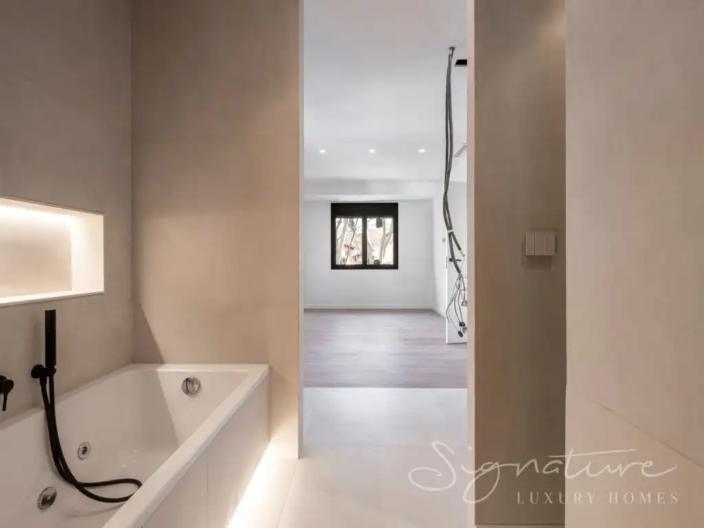 Bathroom of Houses for sale in Sant Cugat del Vallès  with Air Conditioner, Private garden and Swimming Pool