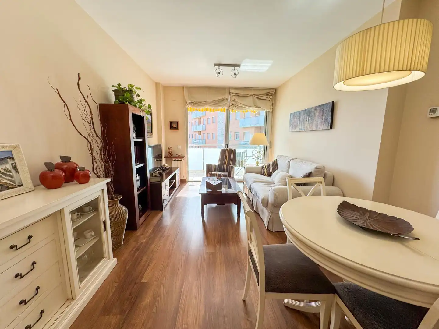 Sala de estar de Piso en venta en Cubelles con Aire acondicionado, Calefacción y Parquet
