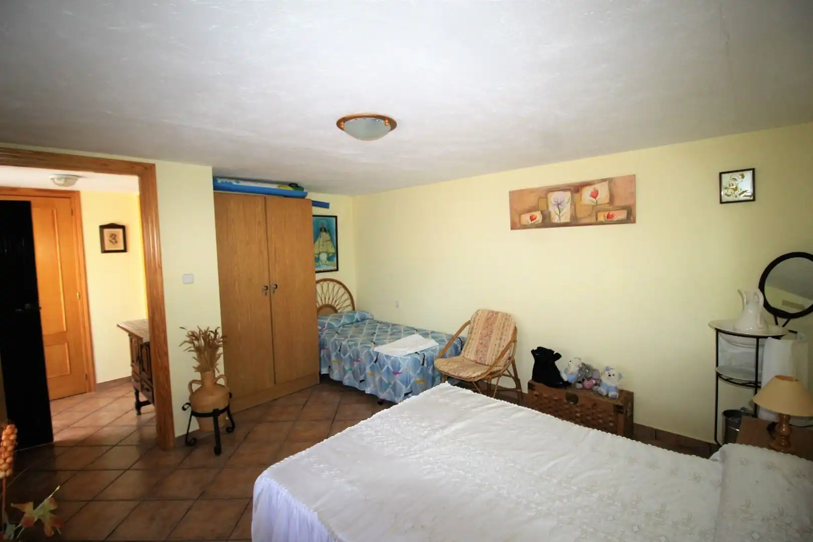 Dormitori de Casa o xalet en venda en Chiva amb Jardí privat, Terrassa i Traster