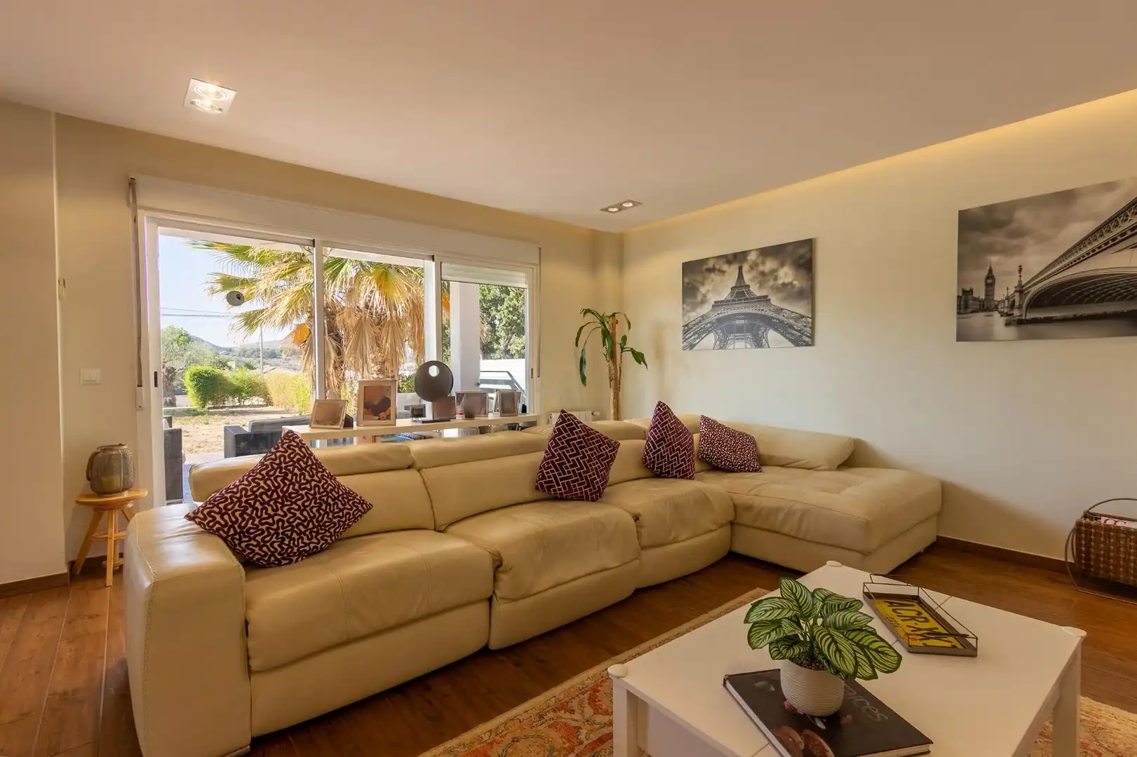 Sala d'estar de Casa o xalet en venda en Alicante / Alacant amb Calefacció, Jardí privat i Terrassa