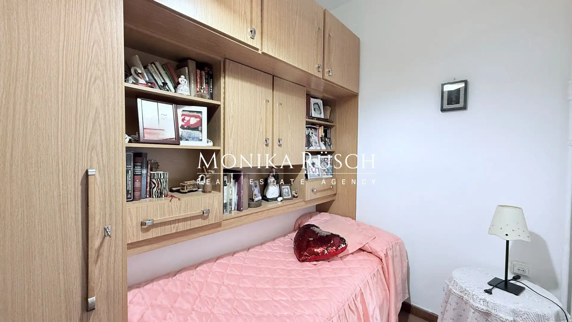 Schlafzimmer von Wohnung zum Verkauf in Barcelona mit Klimaanlage, Heizung und Terrasse