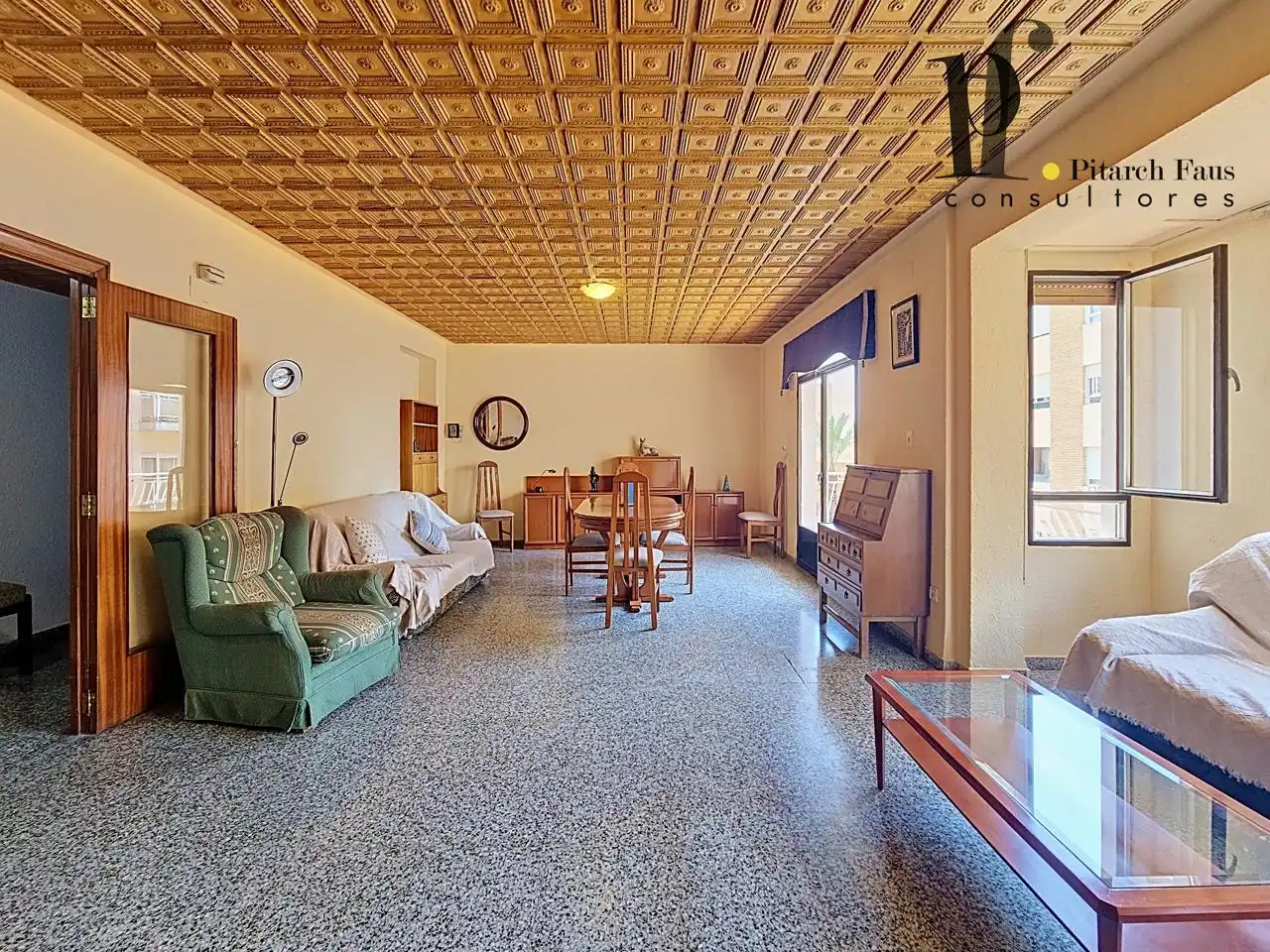 Sala d'estar de Pis en venda en La Pobla de Vallbona amb Balcó