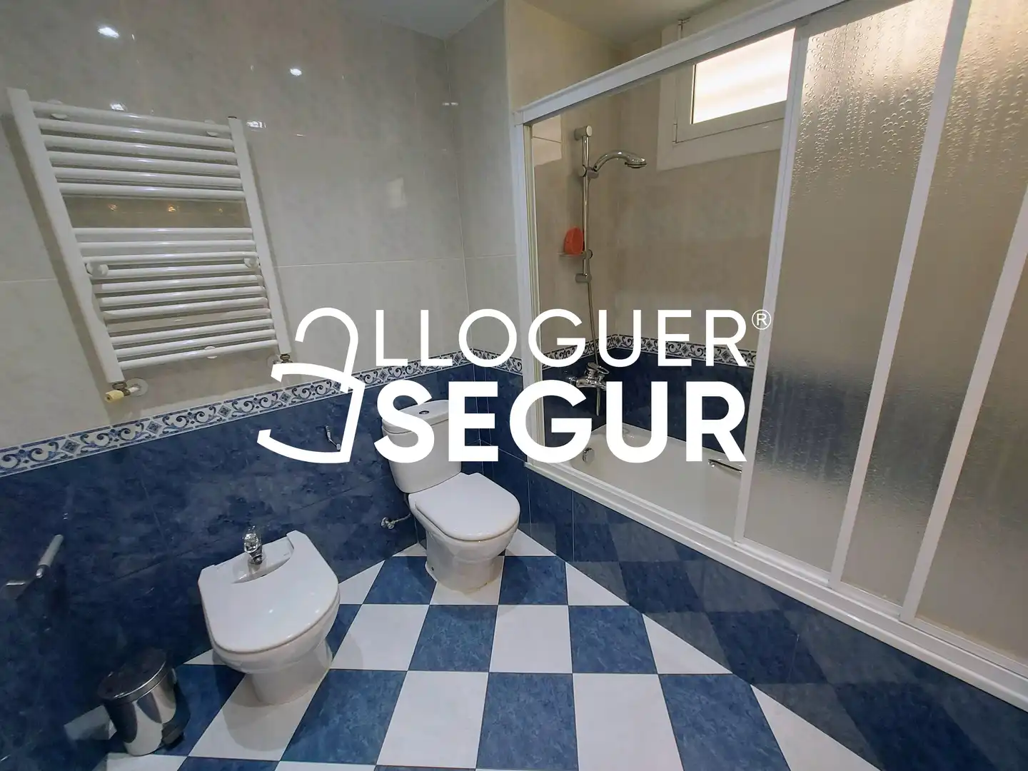 Flat for rent in de Sabino Arana , La Maternitat i Sant Ramon