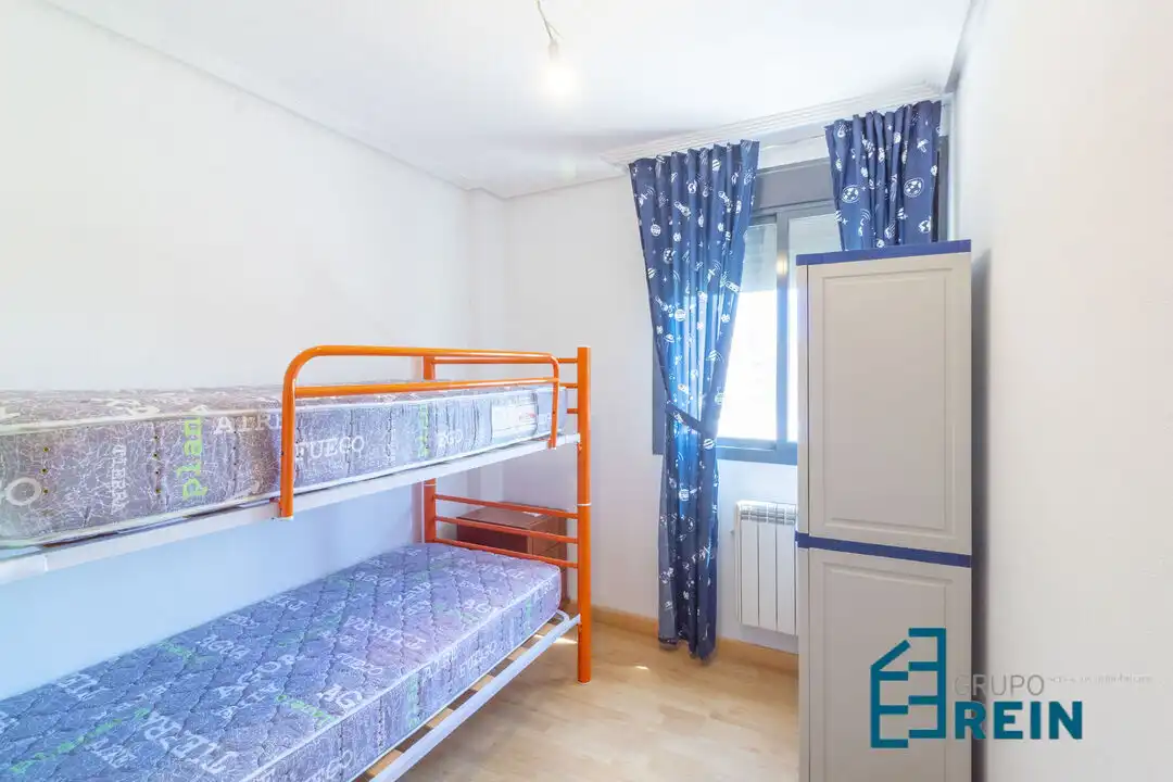 Bedroom of Flat for sale in Recas  with Air Conditioner and Heating