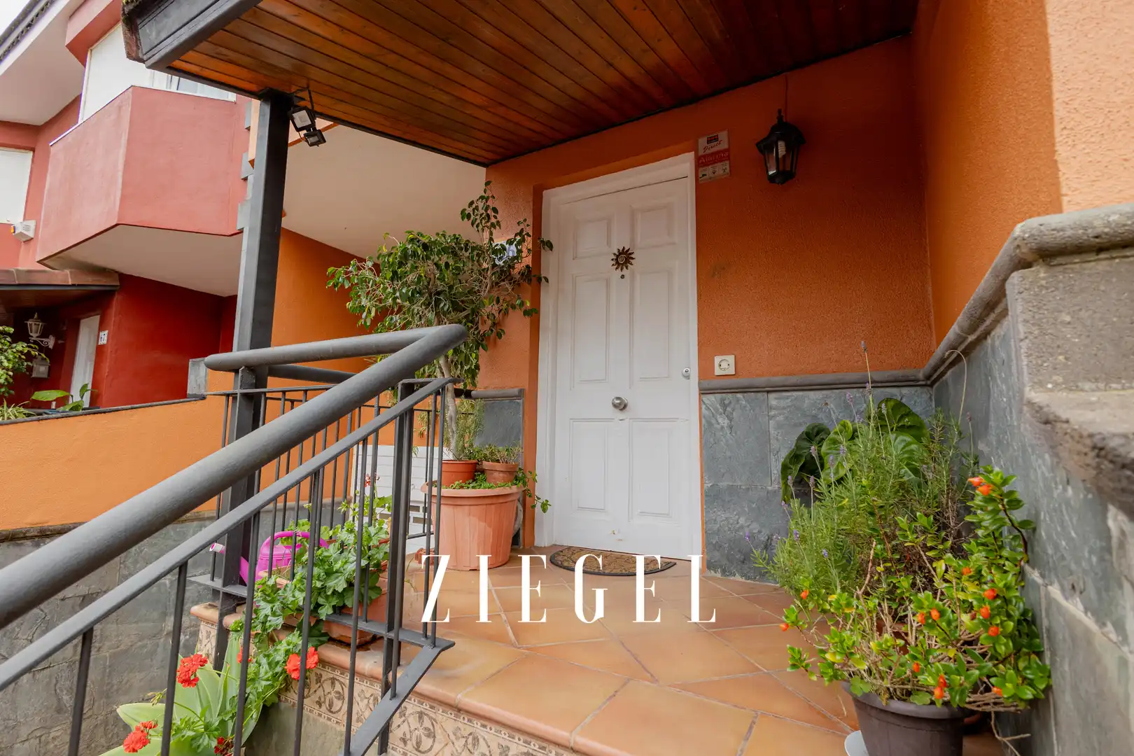 Exterior view of Houses for sale in San Cristóbal de la Laguna  with Terrace, Storage room and Balcony