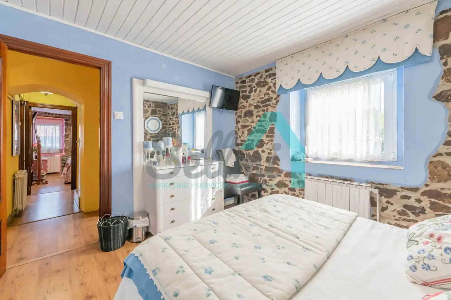 Dormitori de Casa o xalet en venda en Castrillón amb Calefacció, Jardí privat i Parquet