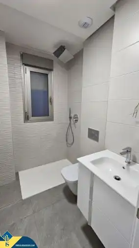 Bany de Àtic en venda en Orihuela amb Terrassa, Traster i Moblat