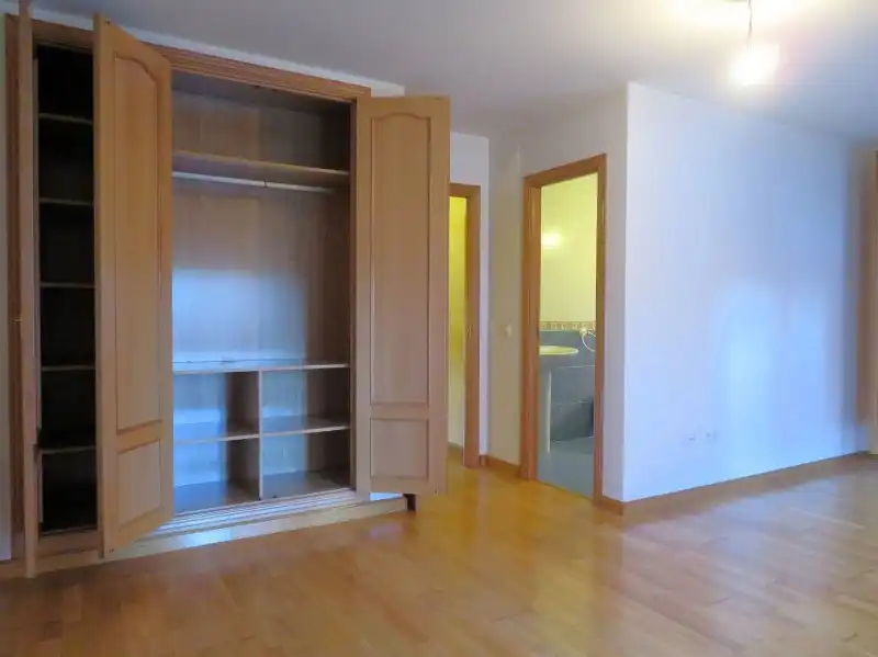 Habitación de Casa o chalet en venta en Chozas de Abajo con Calefacción, Jardín privado y Trastero