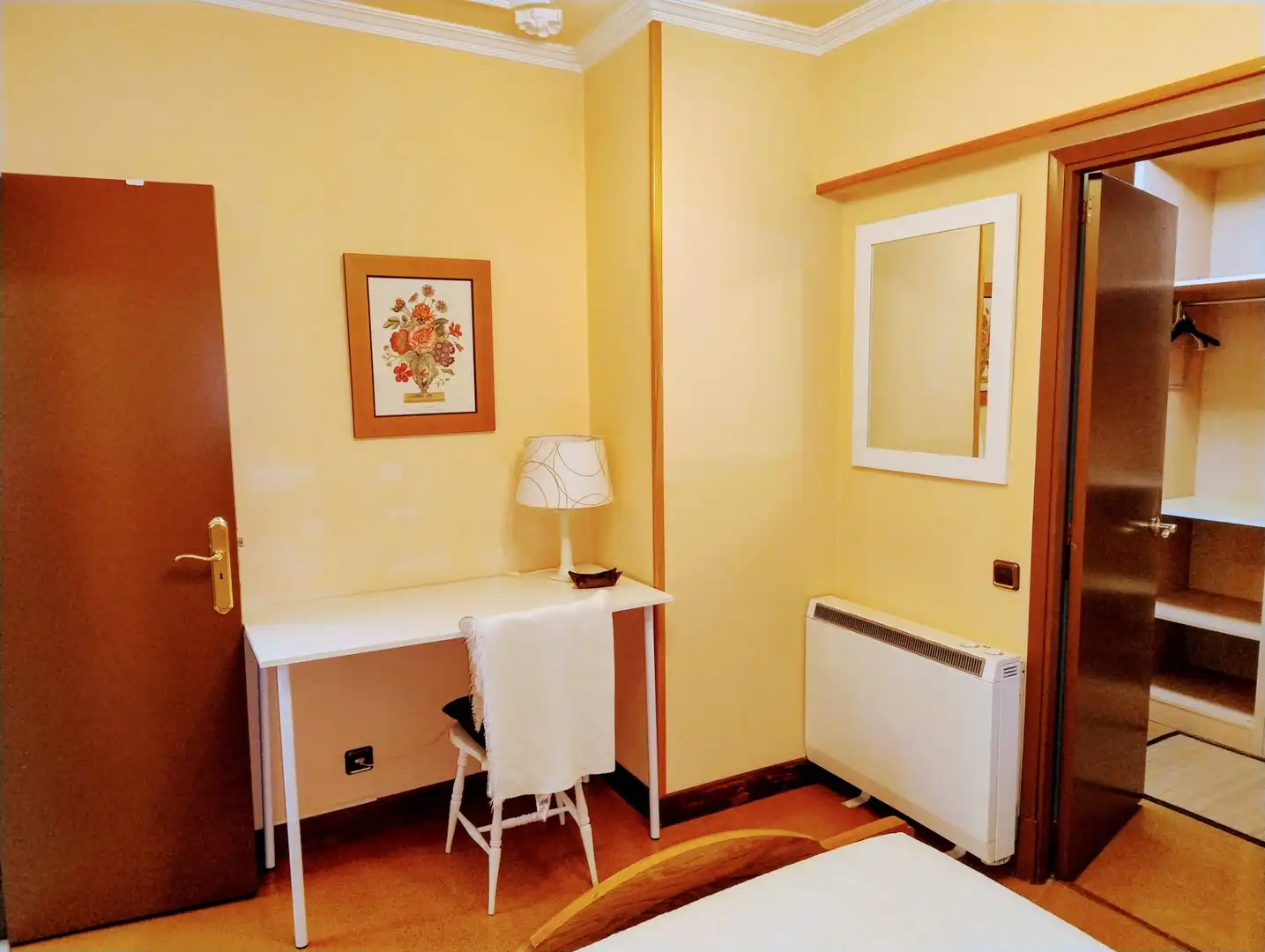 Bedroom of Flat for rent in Santiago de Compostela   with Heating, Furnished and Oven