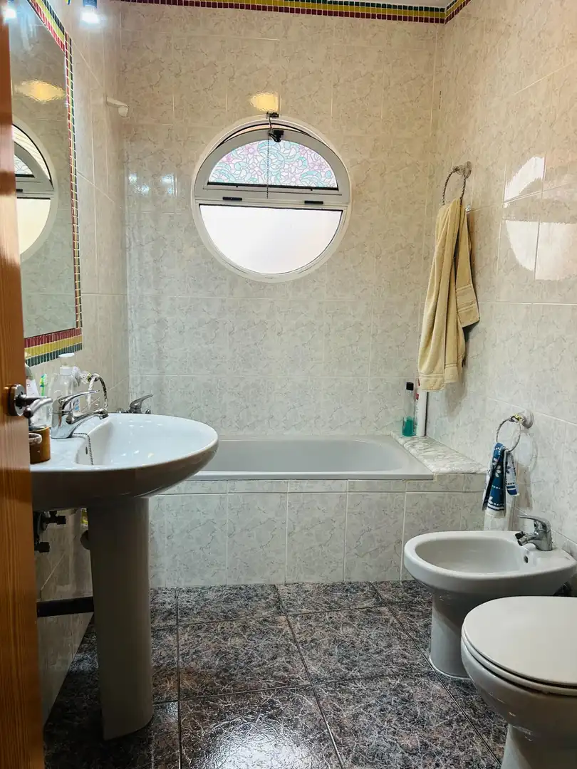 Bany de Casa o xalet en venda en Los Alcázares amb Aire condicionat, Terrassa i Moblat