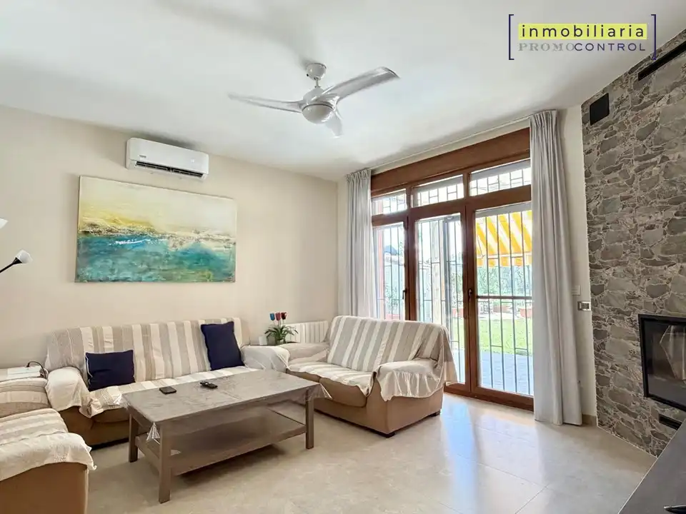 Sala d'estar de Casa o xalet en venda en Zuera amb Aire condicionat, Calefacció i Jardí privat