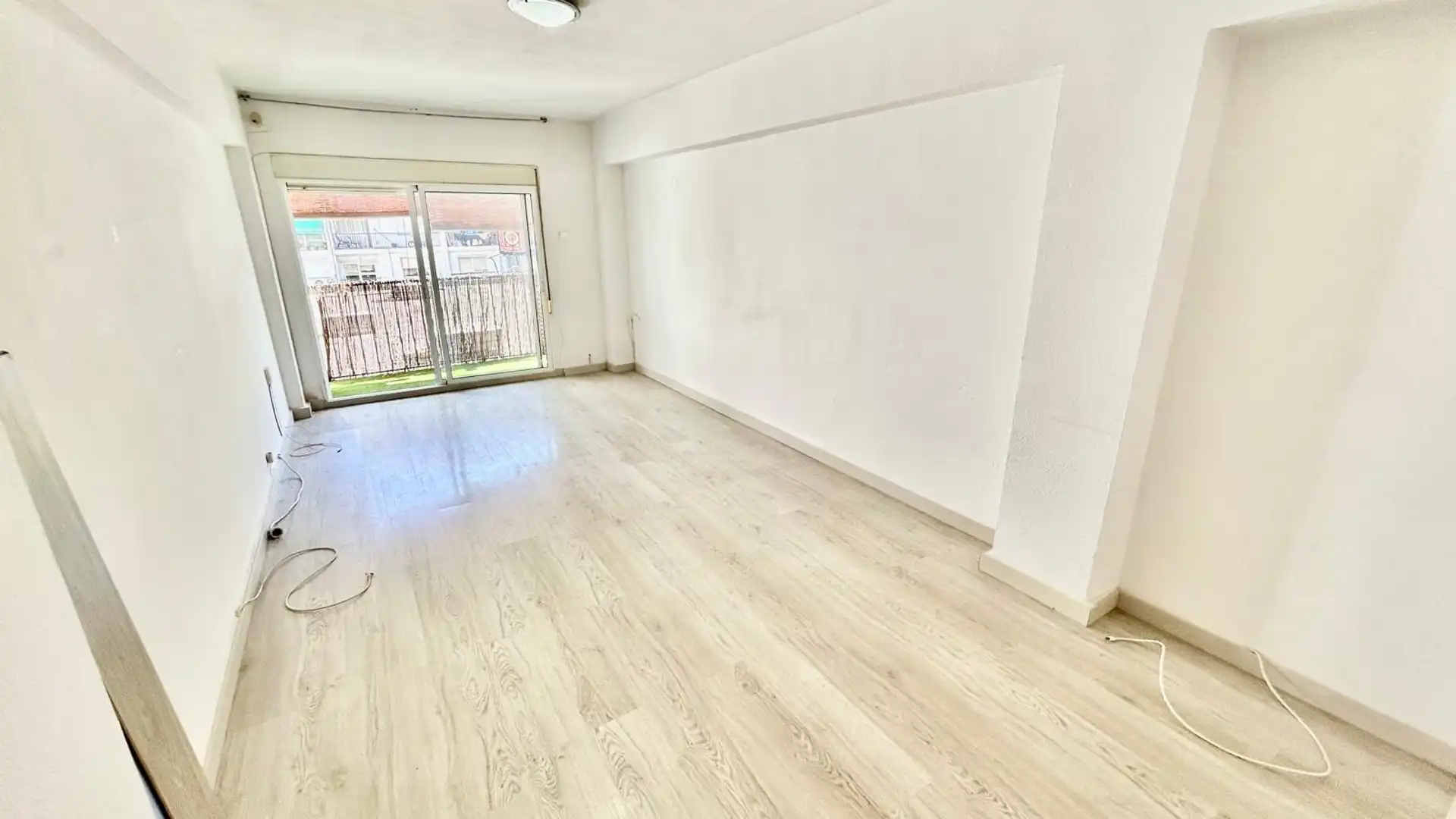 Sala d'estar de Pis en venda en  Valencia Capital amb Balcó