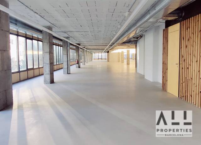 Oficina en Alquiler en de les corts en La Maternitat i Sant Ramon