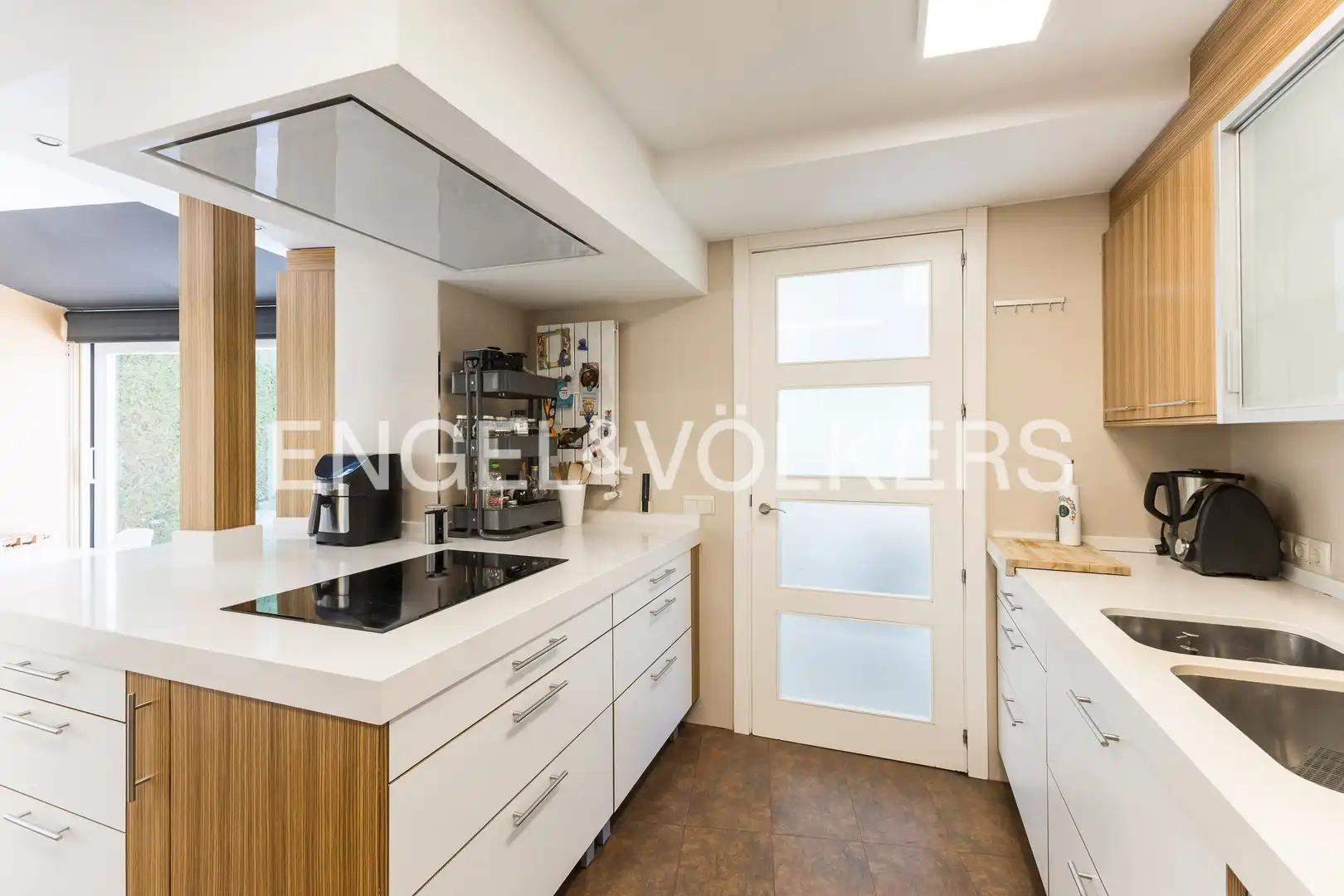 Kitchen of Houses for sale in La Moraleja  with Air Conditioner, Heating and Private garden