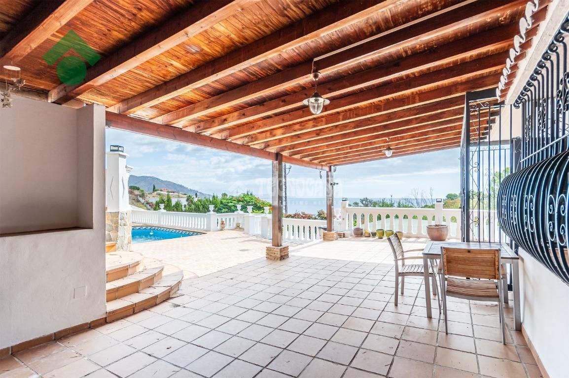 Terrassa de Casa o xalet en venda en Almuñécar amb Aire condicionat, Piscina i Balcó